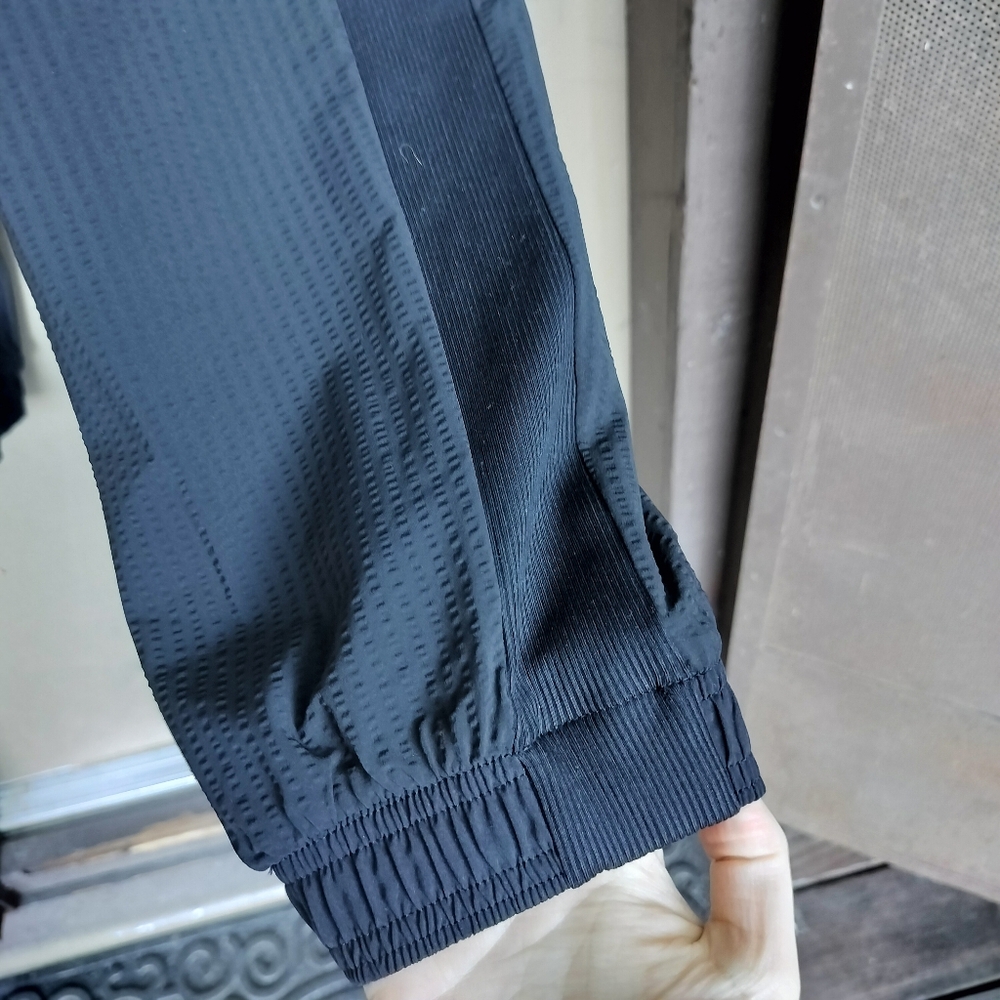 Athleta Brooklyn Textured Jogger Black Lightweight Athletic Pants - Picture 4 of 9